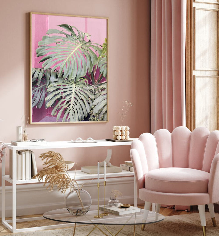 Add a touch of nature to your space with MONSTERA LEAF LA MURALLA, FLORAL FLOWER PAINTINGS for a tropical vibe.