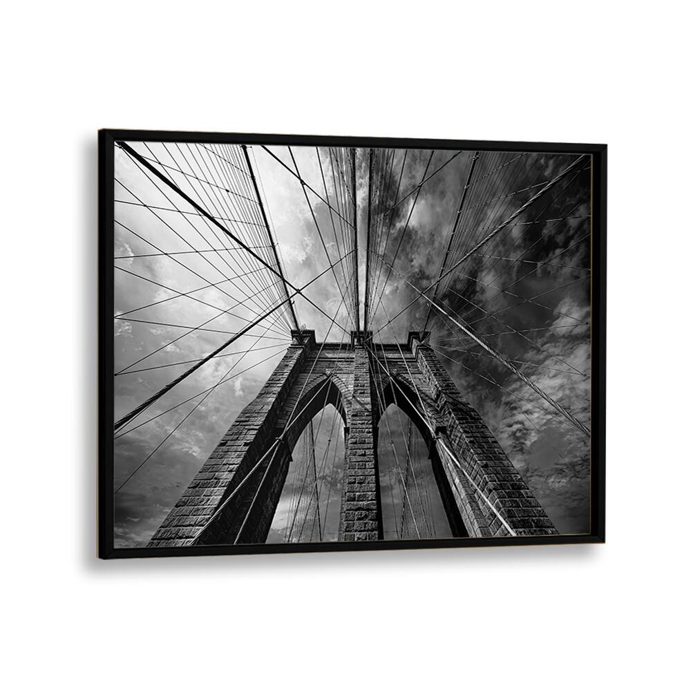 Black and white BROOKLIN, PHOTOGRAPHY PRINTS capturing the iconic Brooklyn Bridge's architectural beauty.