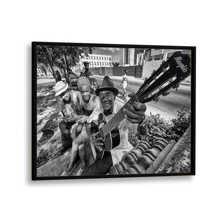 Experience vibrant street life in Havana with our MEMPHIS IN HAVANA, PHOTOGRAPHY PRINTS showcasing rich culture.