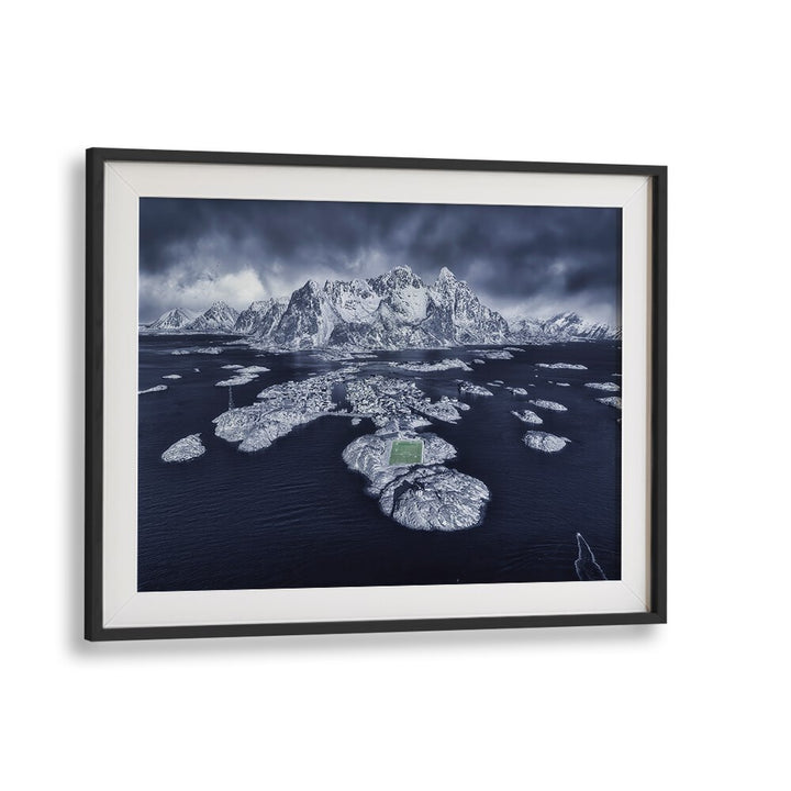 Stunning HENNINGSVABR photography prints showcase majestic landscapes, enhancing your space with natural beauty.