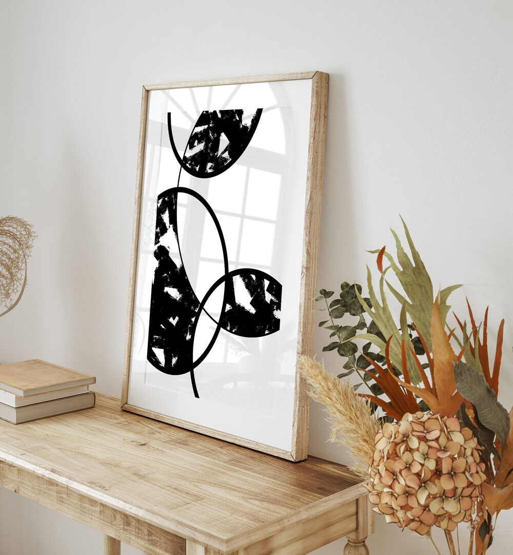 Stylish BOSS LADY GALLERY WALL decor enhances your space, inspiring ambition and creativity in any home setting.
