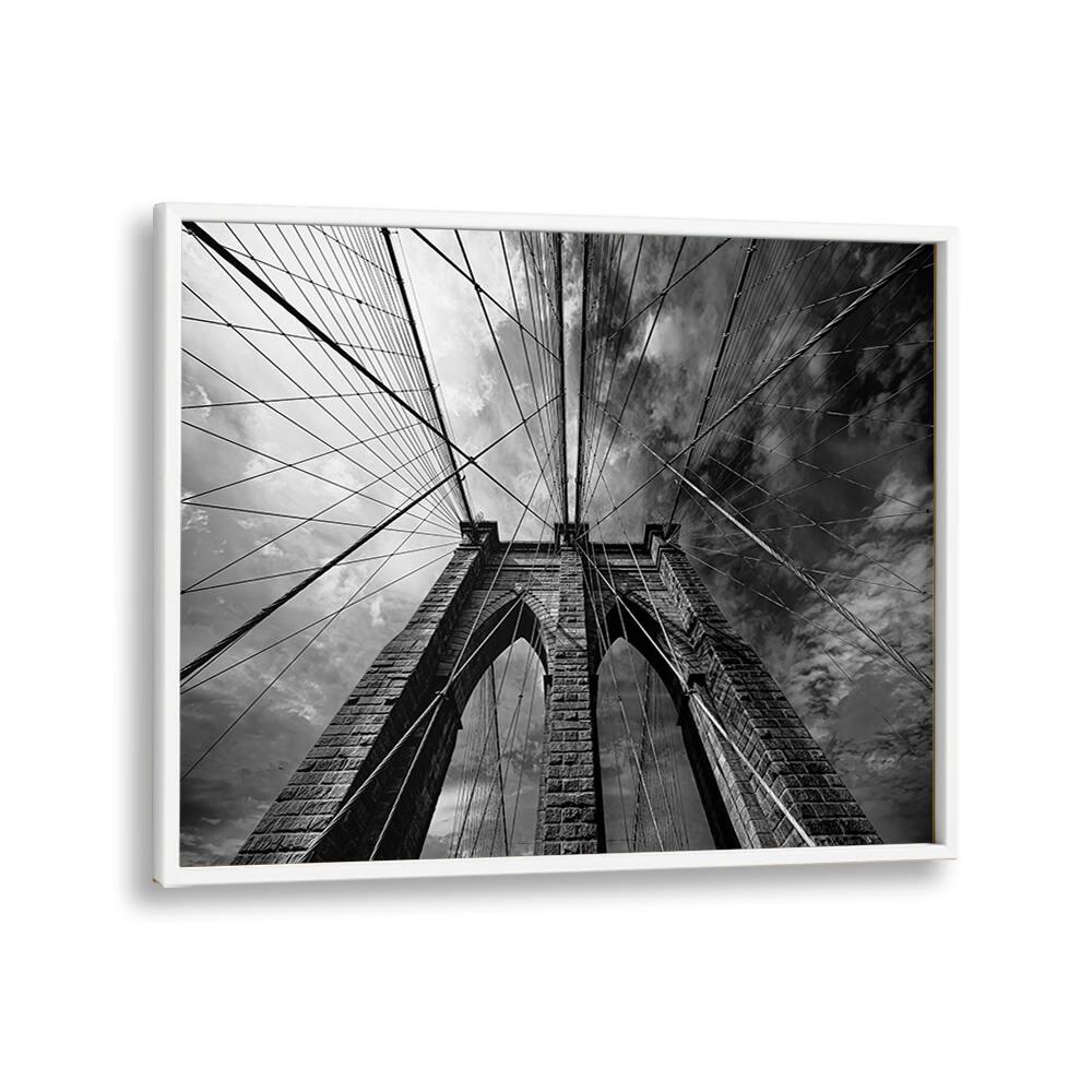 Stunning black and white BROOKLIN, PHOTOGRAPHY PRINTS showcasing the iconic Brooklyn Bridge's architectural beauty.