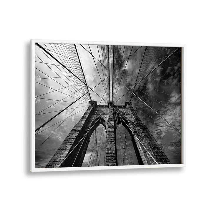 Stunning black and white BROOKLIN, PHOTOGRAPHY PRINTS showcasing the iconic Brooklyn Bridge's architectural beauty.