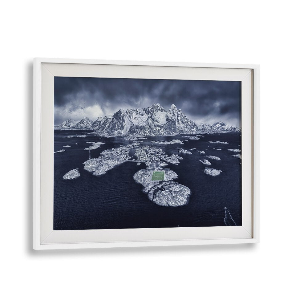 Stunning HENNINGSVABR photography prints showcase dramatic landscapes, enhancing any space with natural beauty.