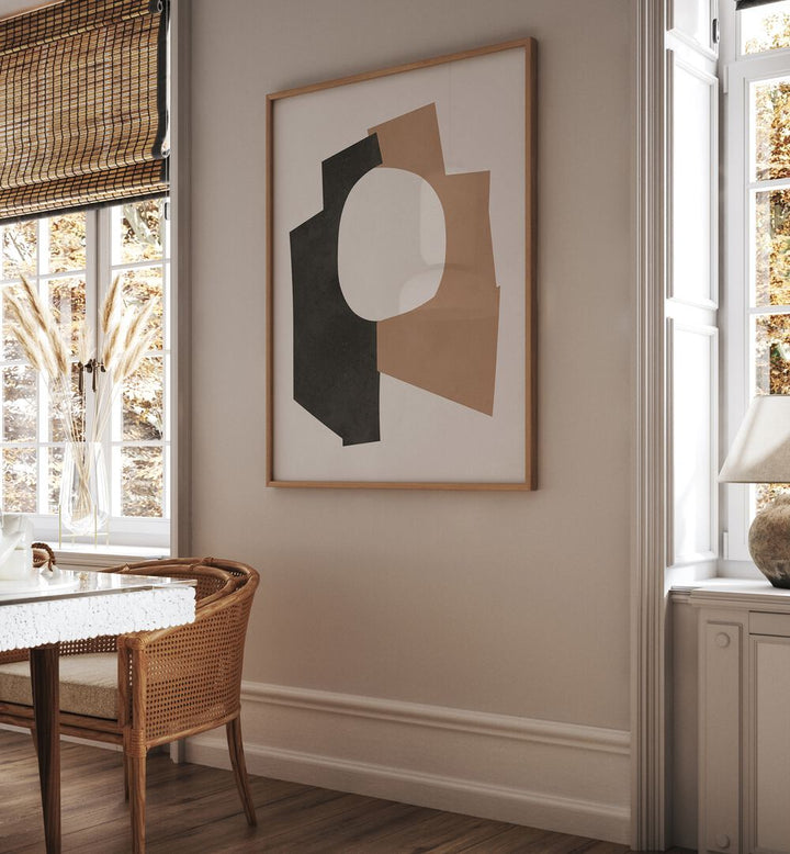 Stylish CURVED SHAPES IV, GEOMETRIC ART PRINTS framed in a modern setting, perfect for enhancing creative spaces.