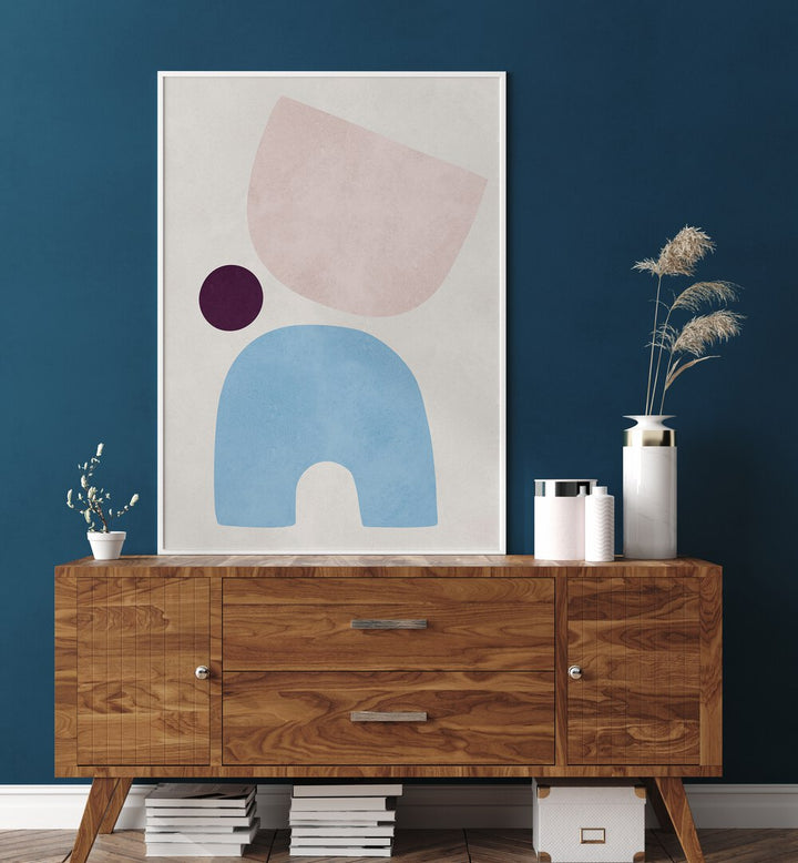 Elegant CURVED SHAPES V, GEOMETRIC ART PRINTS adding modern charm to any space, perfect for creative projects.