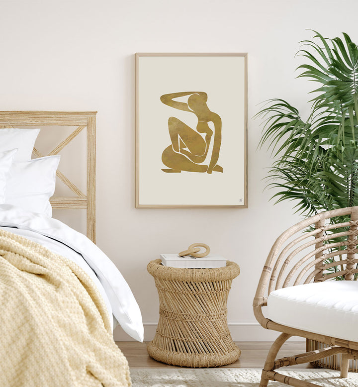ABSTRACT GOLDEN FORM