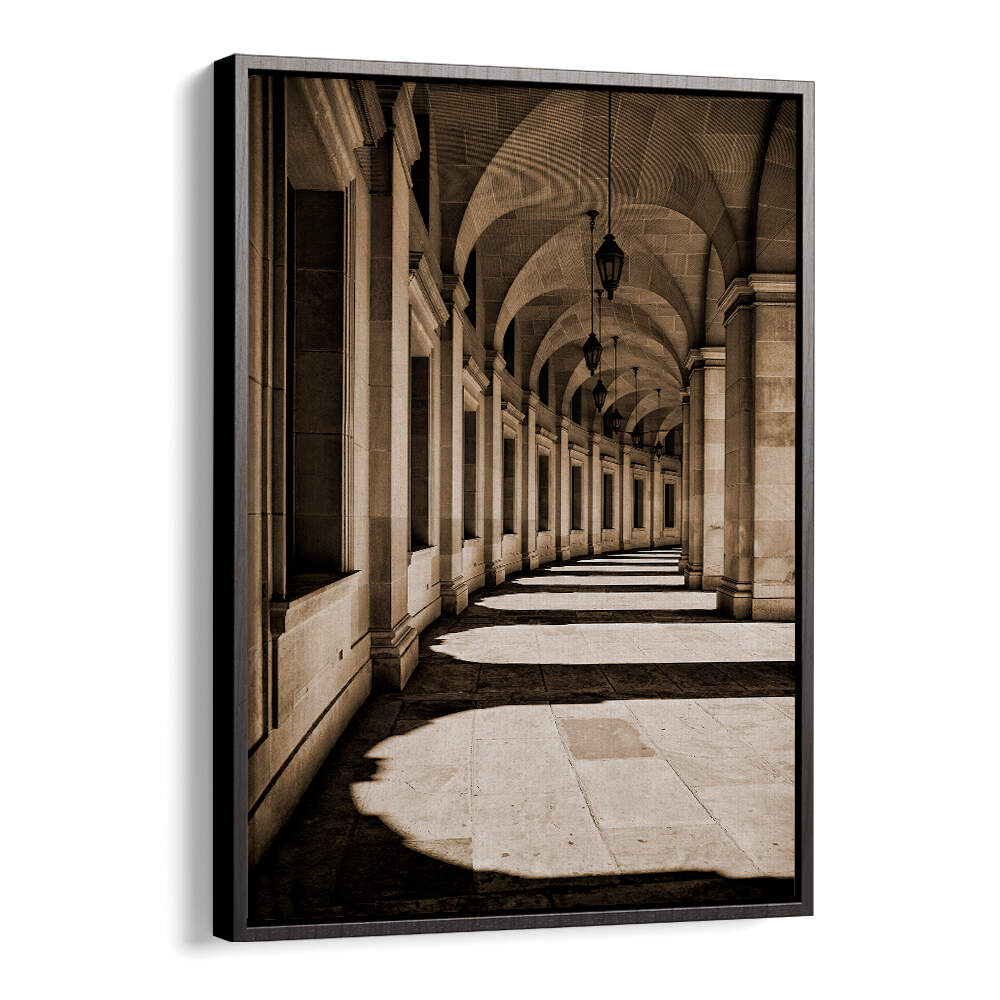 GOLDEN COLONADE
