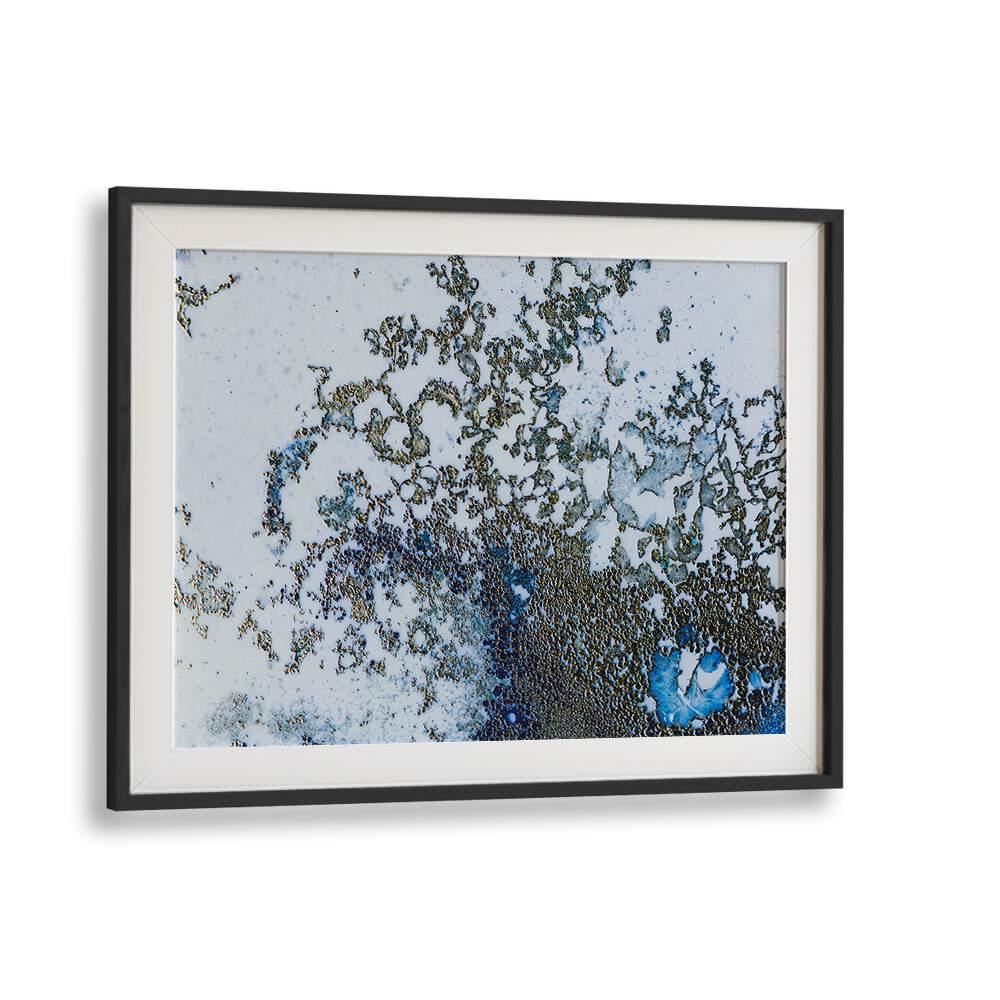 Discover CORAL RISING, ABSTRACT PAINTINGS, featuring vibrant colors and dynamic shapes for a captivating decor.