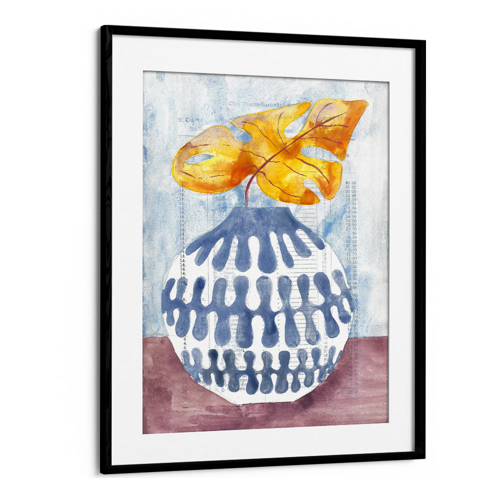 BLUE VASE GOLDEN LEAF