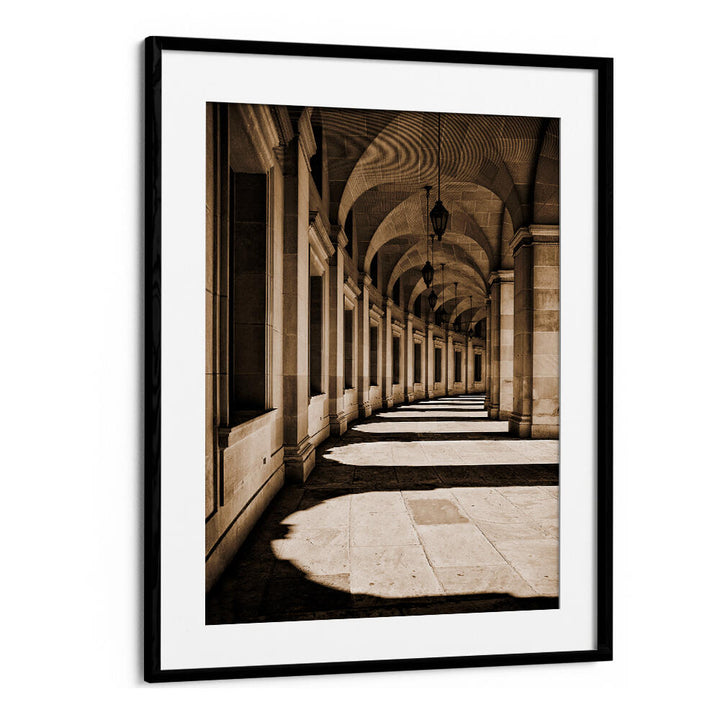 GOLDEN COLONADE