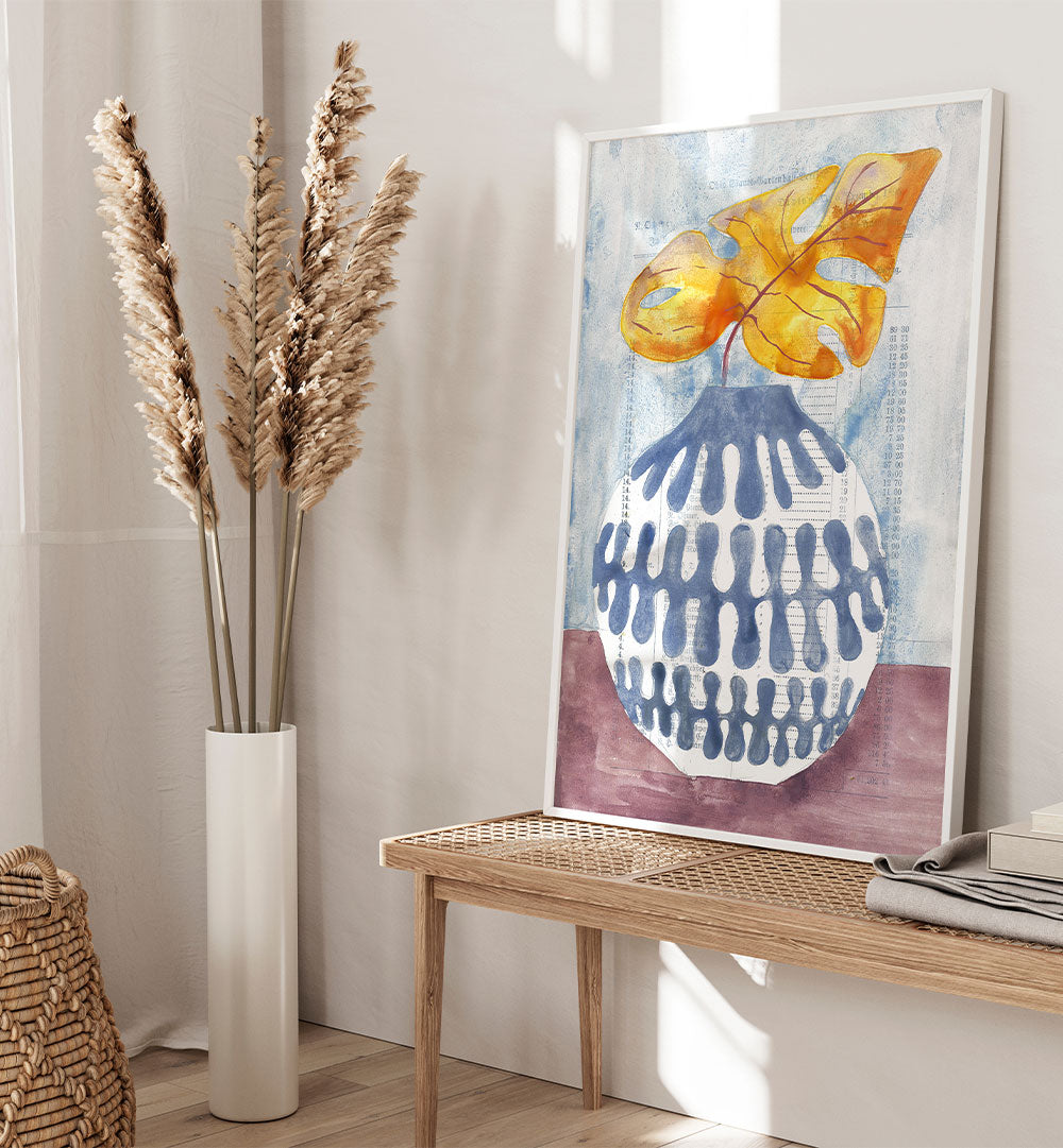BLUE VASE GOLDEN LEAF
