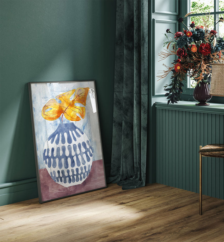 BLUE VASE GOLDEN LEAF