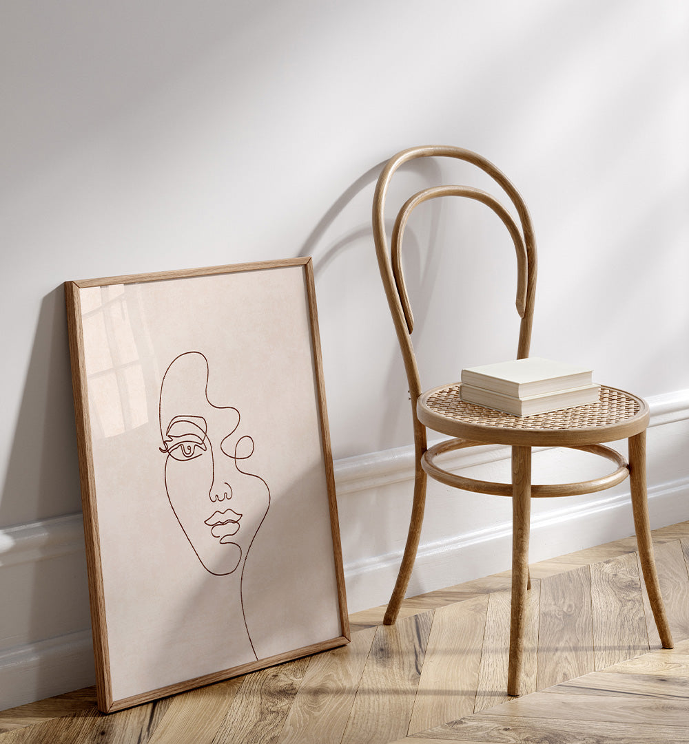 CONTOURED ELEGANCE