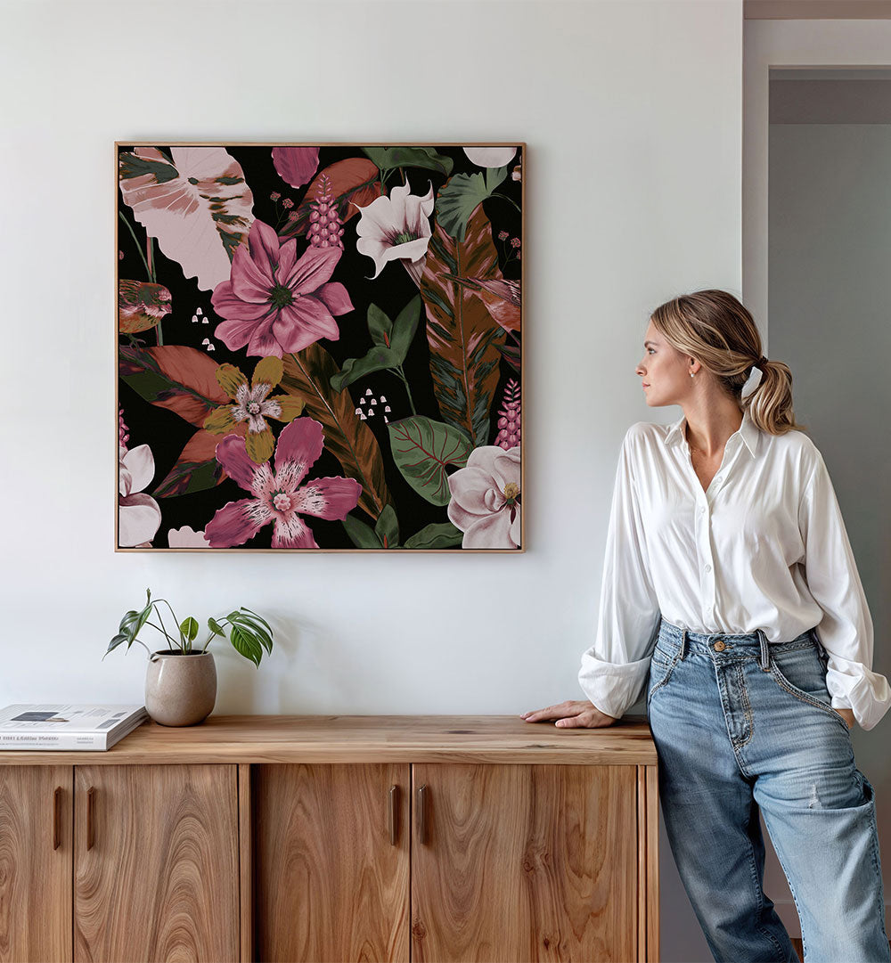 DARK TROPICAL BLOOMS
