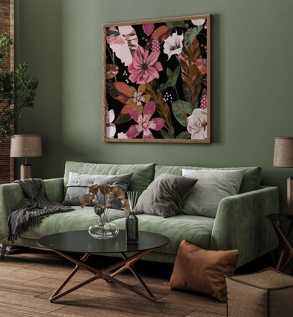 DARK TROPICAL BLOOMS