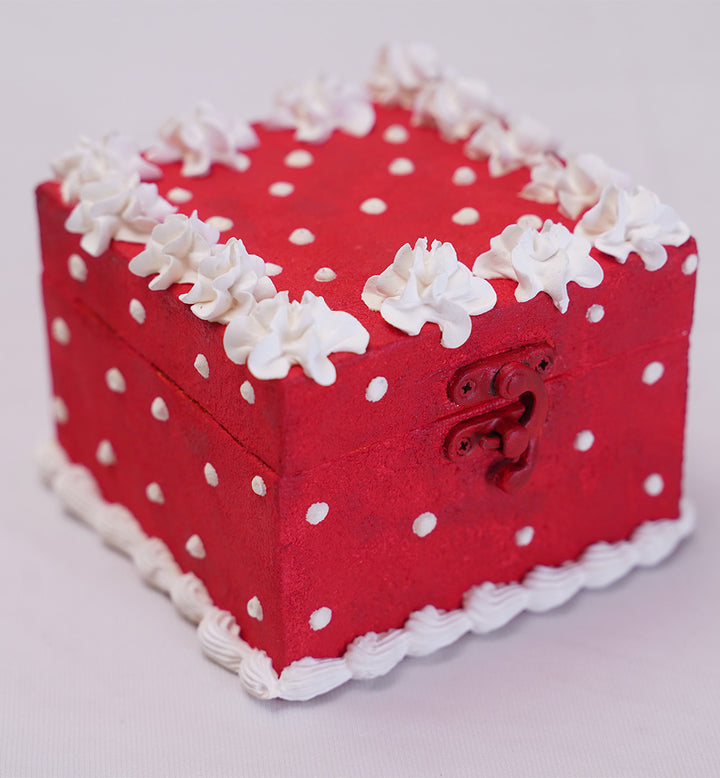 VELVET FROST KEEPSAKE BOX