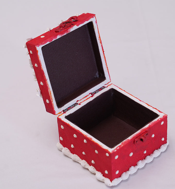 VELVET FROST KEEPSAKE BOX