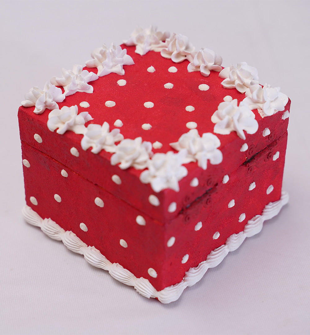 VELVET FROST KEEPSAKE BOX