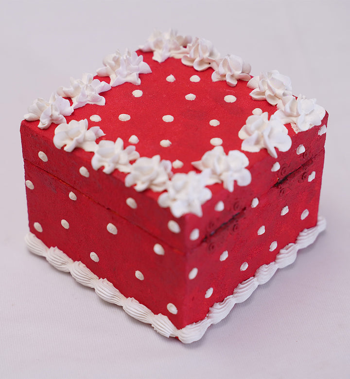 VELVET FROST KEEPSAKE BOX