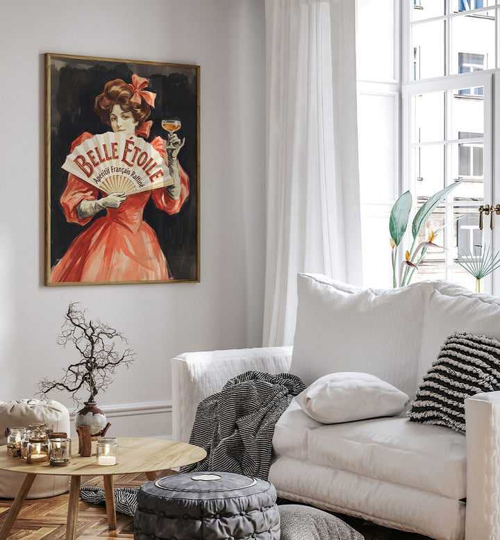 ELEGANT LADY WITH APERITIF