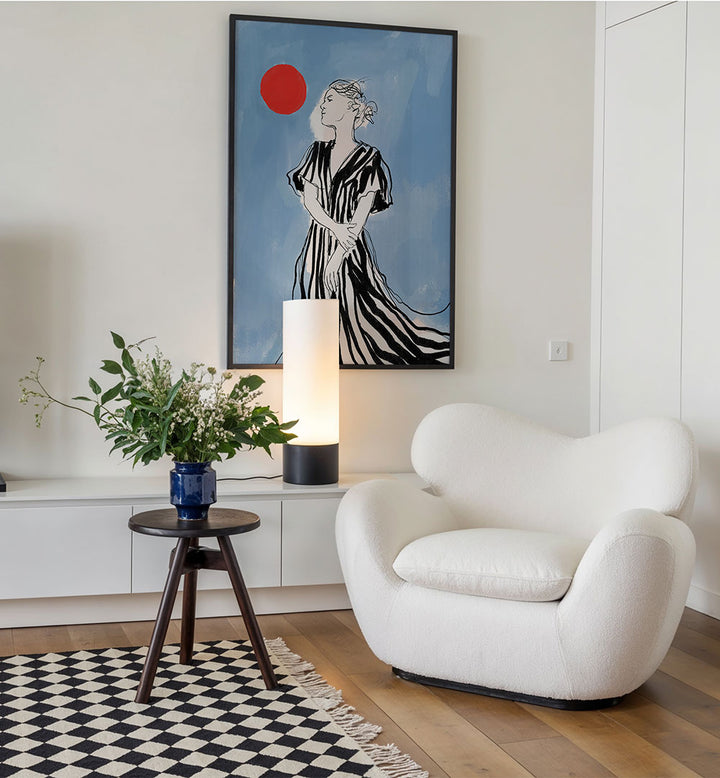ELEGANT WOMAN RED SUN