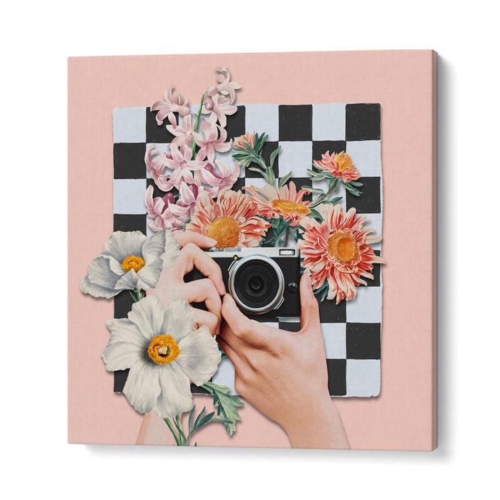 VINTAGE CAMERA FLORAL DREAMS
