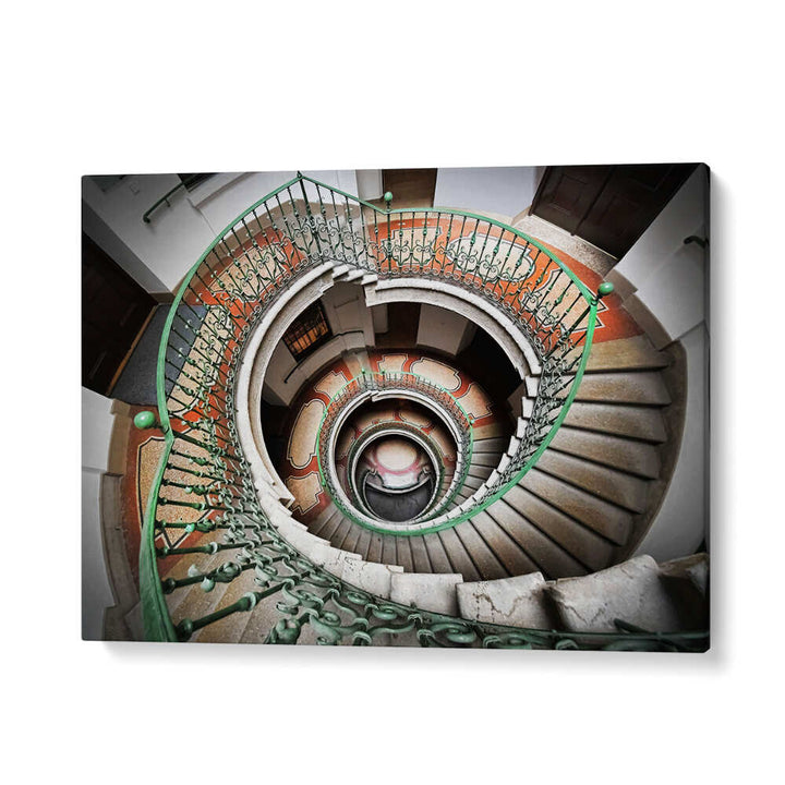 CIRCULAR STAIRCASE ARCHITECTURE