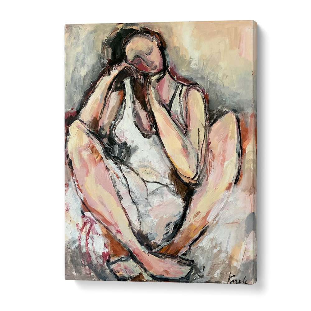 ENGINEPENSIVE SEATED WOMAN