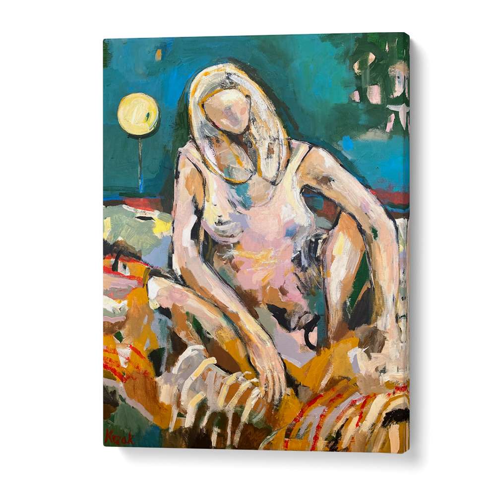 RELAXED BLONDE FIGURE