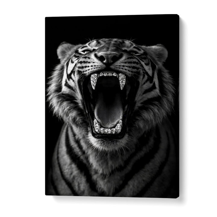 HYPER-REALISTIC TIGER