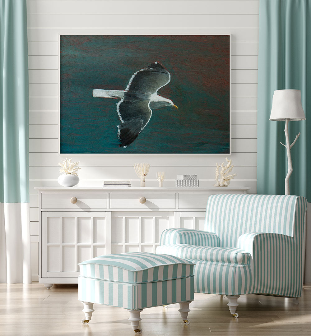GRACEFUL SEAGULL FLIGHT