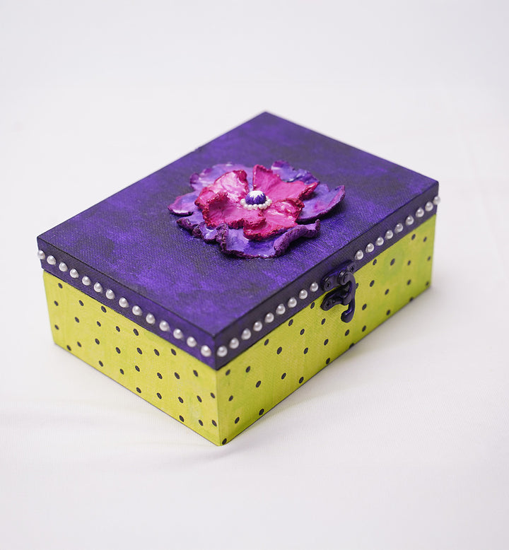 SCULPTED BLOOM MIRROR KEEPSAKE BOX