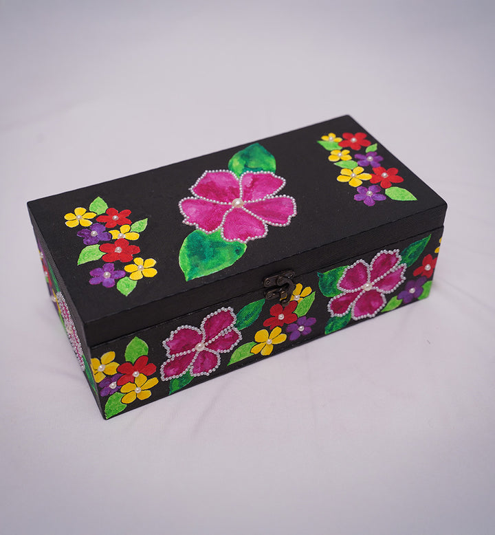 SIGNATURE PEARL BLOSSOM KEEPSAKE BOX