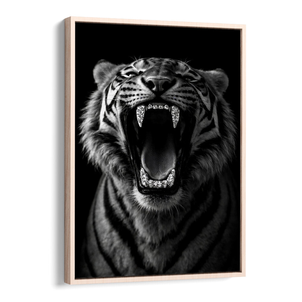 HYPER-REALISTIC TIGER