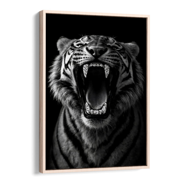 HYPER-REALISTIC TIGER