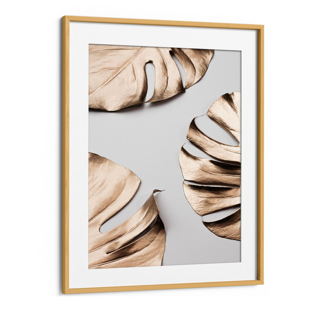 Stylish MONSTERA GOLD I, FASHION POSTERS featuring chic gold leaf designs, perfect for elevating your decor.