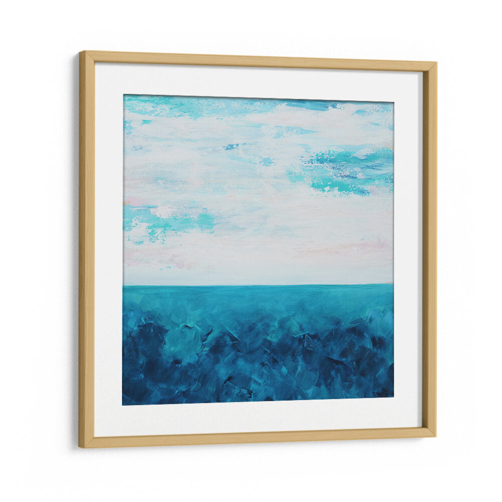 BLUE OCEAN AND A CLOUDY SKY