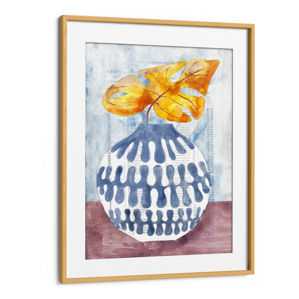 BLUE VASE GOLDEN LEAF
