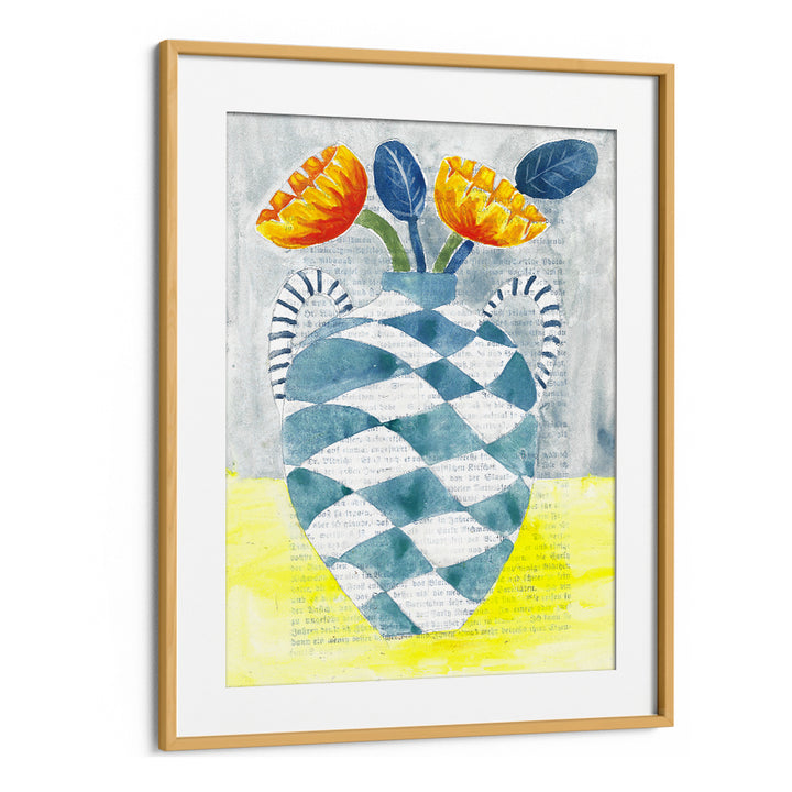 CHECKERED VASE ORANGE FLOWERS