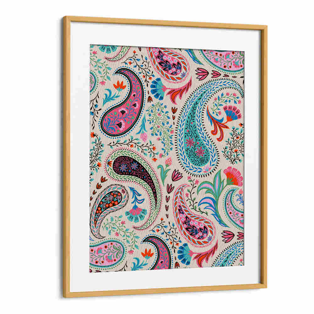 VIBRANT PAISLEY BLOOMS