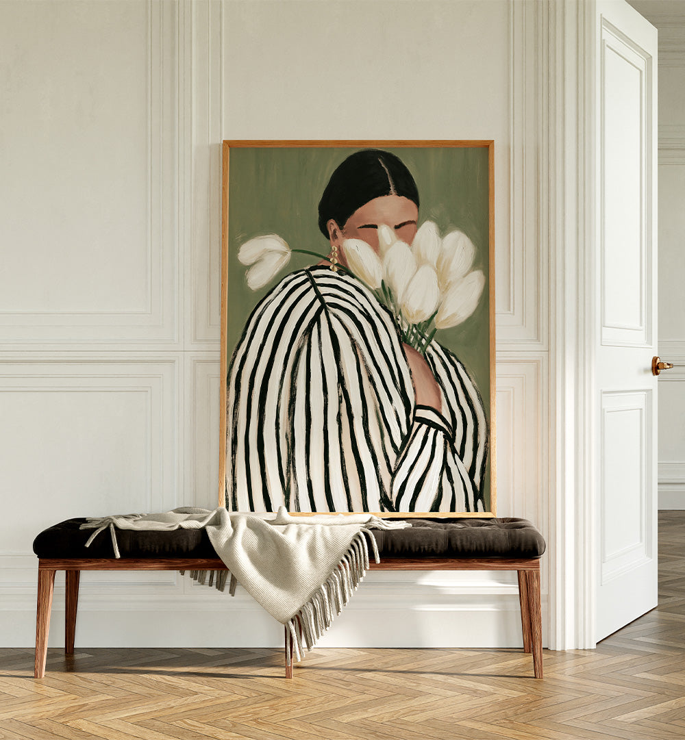 STRIPED WOMAN WITH TULIPS