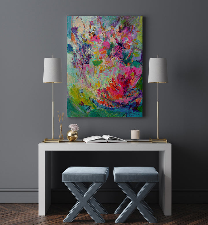 VIBRANT ESSENCE
