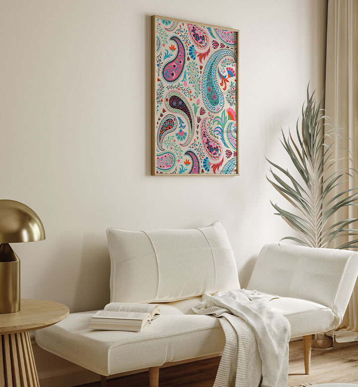 VIBRANT PAISLEY BLOOMS