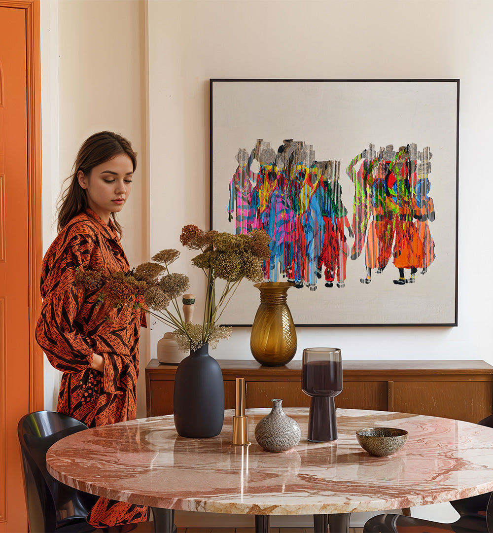 VIBRANT WALKING WOMEN