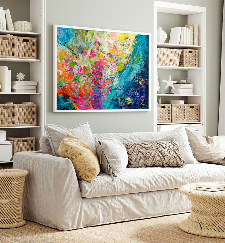 VIVID COLORS AND DELICATE PETALS