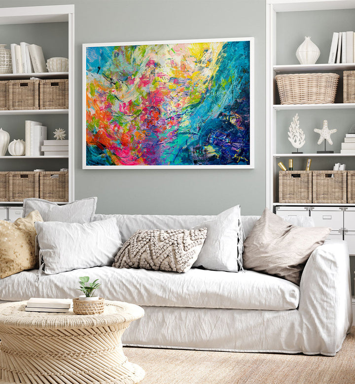 VIVID COLORS AND DELICATE PETALS