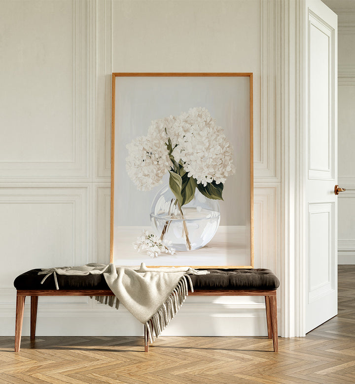 WHITE HYDRANGEAS VASE