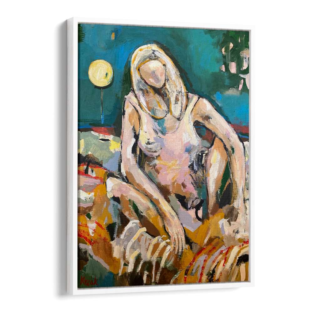 RELAXED BLONDE FIGURE