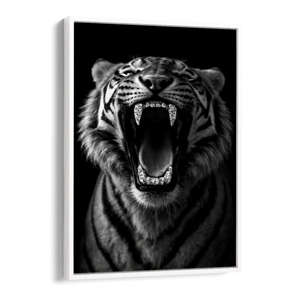 HYPER-REALISTIC TIGER
